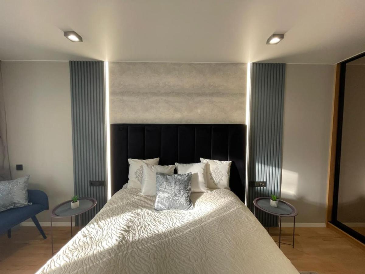 Citadel Vip Apartment Lviv Exteriör bild