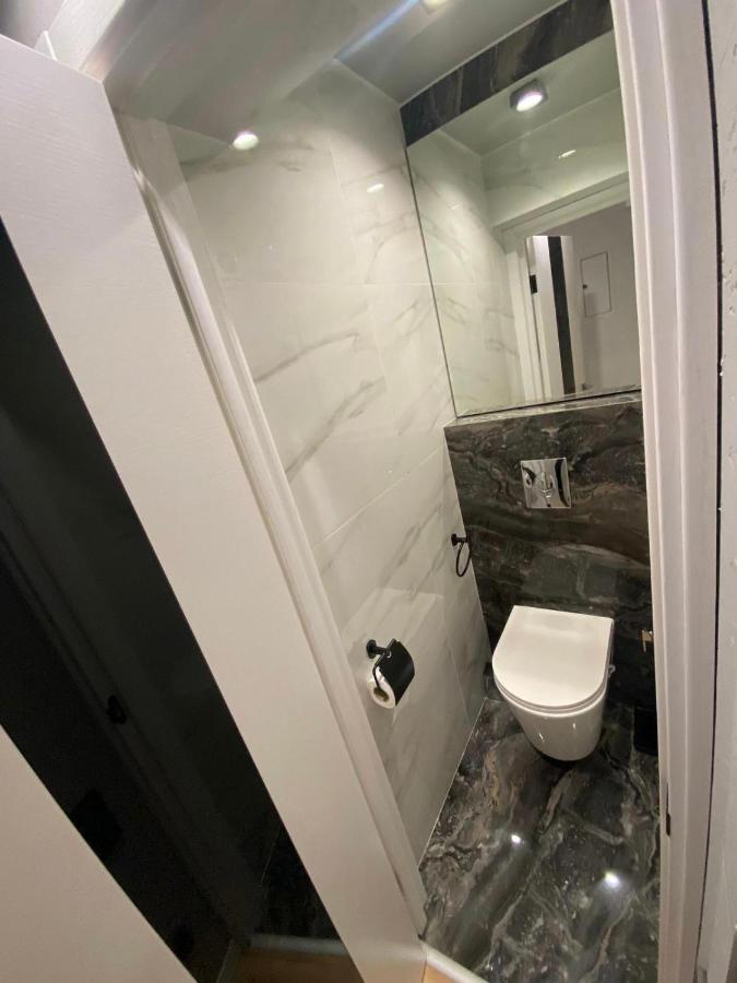 Citadel Vip Apartment Lviv Exteriör bild